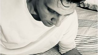 Kaan Urgancıoğlu este tată! Prima fotografie cu micuțul Ardı&ccedil;, fiul protagonistului din serialul &bdquo;Secrete de familie&rdquo;