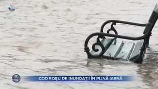 VIDEO - Mai multe județe din țară, sub furia apelor. Hidrologii au emis coduri pe mai multe cursuri de apă