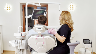 Tratamente dentare fără durere? Desigur, &icirc;n cadrul unei clinici stomatologice ce utilizează cele mai noi protocoale de estetică și sănătate orală