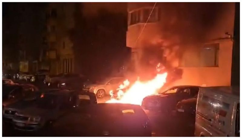 Mașina unei firme de pază a fost incendiată la Iași