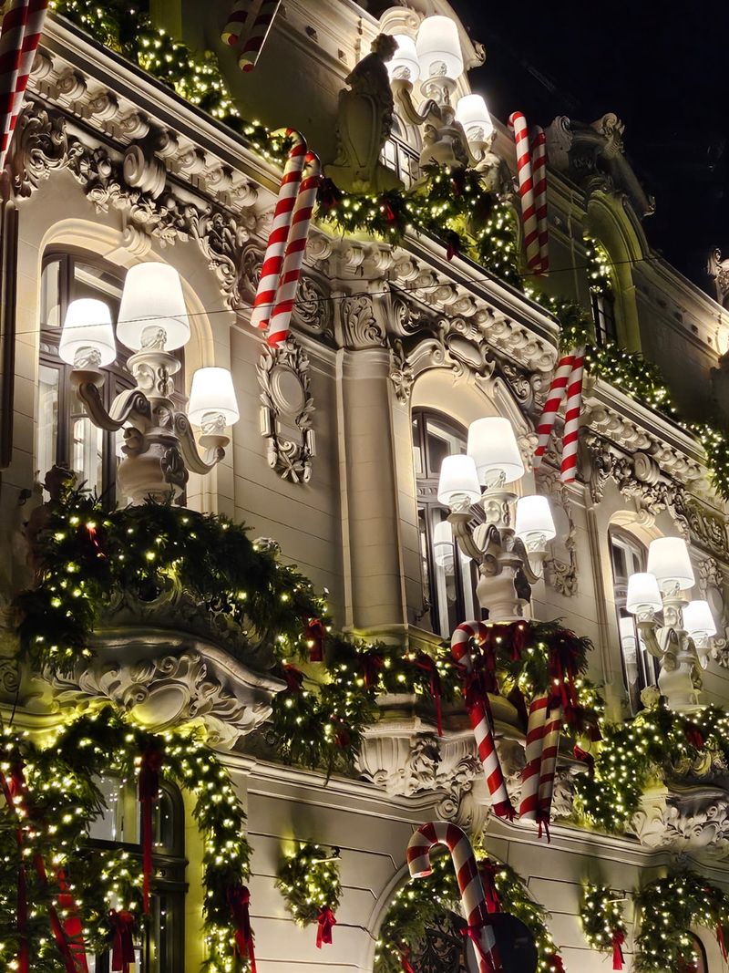 Cine a fost Mița Biciclista?! Sute de oameni stau la rând să își facă poze lângă casa ei din București, dar puțini știu povestea Mariei Mihăescu