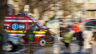 Rudele femeii care ar fi pus otravă &icirc;n m&acirc;ncare acuză stări de rău &icirc;n continuare