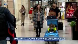 VIDEO - Cumpărături last-minute &icirc;n centrele comerciale. Magazinele au fost luate cu asalt de rom&acirc;ni