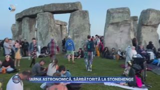 VIDEO - Sute de oameni s-au adunat &icirc;n Stonehenge, Marea Britanie, pentru a celebra solstițiul de iarnă