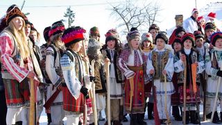 Când se merge cu colindul în 2023? Ce spun preoții despre cele mai frumoase colinde de Crăciun