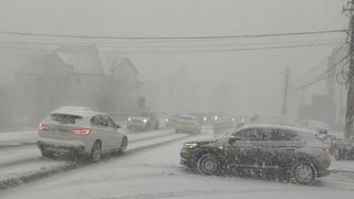 Trafic în condiții de iarnă pe Valea Prahovei, pe DN1