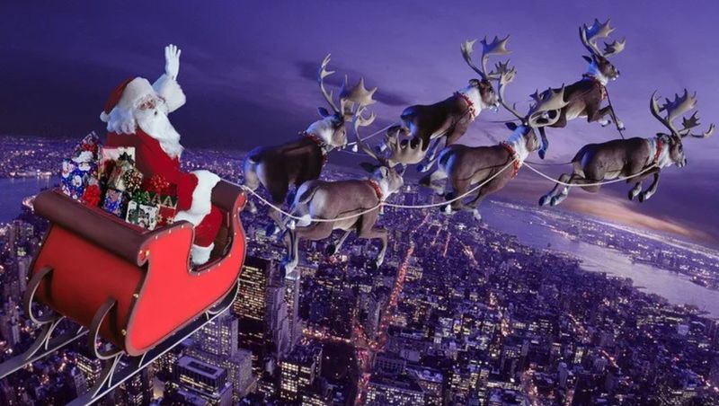 mos craciun alaturi de renii lui