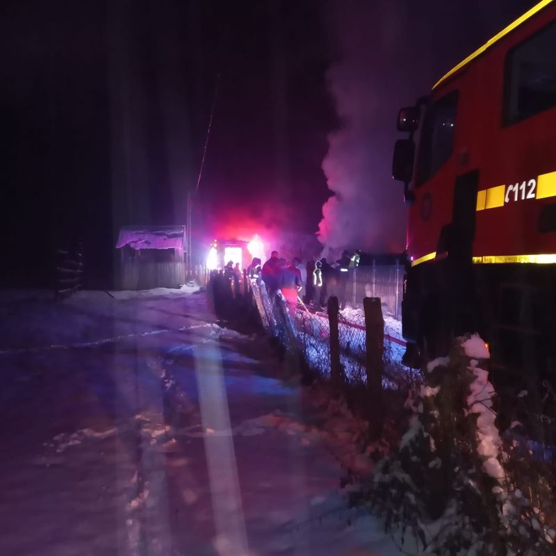 casa cuprinsa de flacari maramures