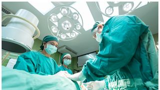 Matei, un copil de 7 ani a primit o nouă șansă la viață, în ziua de Crăciun. El a primit o inimă nouă printr-o tehnică revoluționară