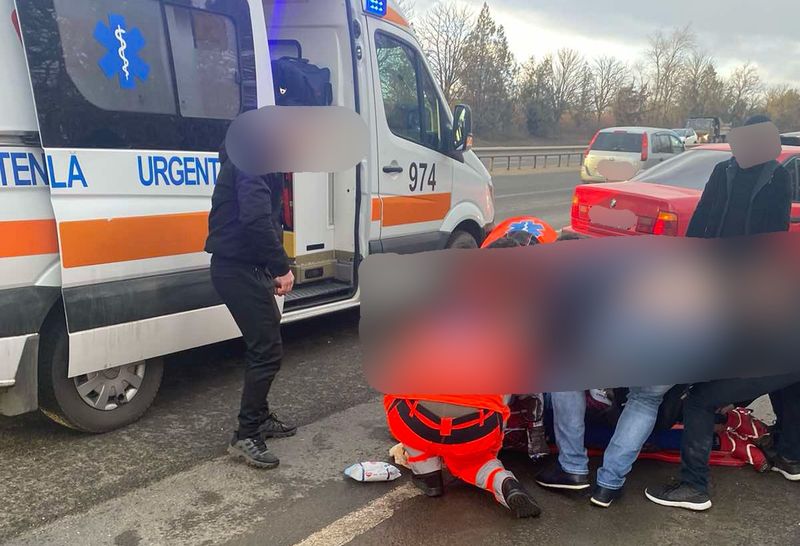 Doi copii mici, spulberați de o mașină