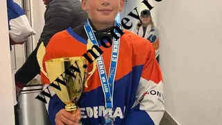 Victor Dinicu, copilul de 11 ani al patronului de la Ferma Dacilor, era hocheist la Brașov