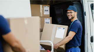 Cutii de carton rezistente: cum le recunoști și ce poți impacheta în ele