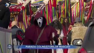 VIDEO - Tradițiile de Anul Nou din Vrancea continuă de peste 200 de ani. Colindătorii mascați au ieșit pe străzi