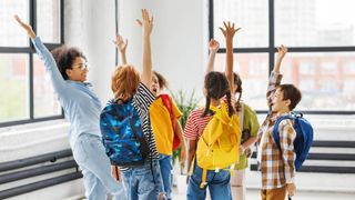 C&acirc;nd se &icirc;ntorc elevii la școală &icirc;n ianuarie 2024 după vacanța de iarnă?