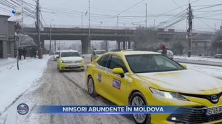 VIDEO - Ninsori abundente în Moldova. Localnicii din Iași s-au trezit cu zăpadă de câțiva centimetri