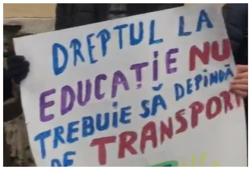 Elevi fără transport