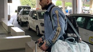 Radu Drăgușin, la aeroportul din Genova pentru zborul spre Londra