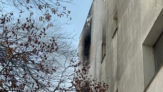 VIDEO - Filmul tragediei din Iași. Copilul aruncat de la etaj și tânăra mama sunt acum în stare gravă la spital