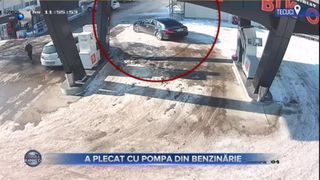 VIDEO- A plecat cu pompa din benzinărie. Imagini demne de cascadorii r&acirc;sului au fost filmate Tecuci