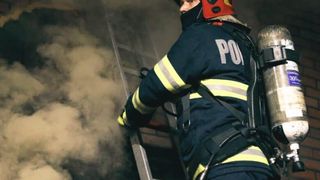 Incendiu într-un sat din Sălaj. Doi copii de 9 și 12 ani și-au pierdut viețile după ce casa lor a fost cuprinsă de flăcări