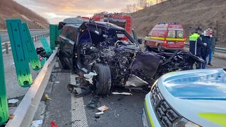 masina distrusa pe autostrada in accident