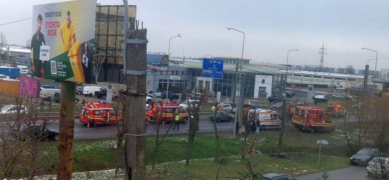 Accident la ieșirea din Timișoara. Muncitorii purtau veste reflectorizante