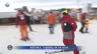 VIDEO - Sezonul taberelor de schi și snowboard, bucuria micuților. Copiii reușesc să-și &icirc;nvingă teama