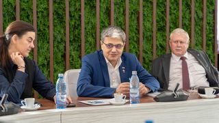 "Banii sunt bugetaţi. Nu există perspectiva să nu se plătească aceste recalculări. Banii sunt bugetaţi, sunt cuprinşi în buget”, a explicat Marcel Boloş, potrivit Agerpres.