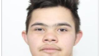 Un adolescent cu sindromul Down a dispărut de acasă şi este căutat de poliţie, &icirc;n Olt. Mihăiță are dificultăţi &icirc;n vorbire