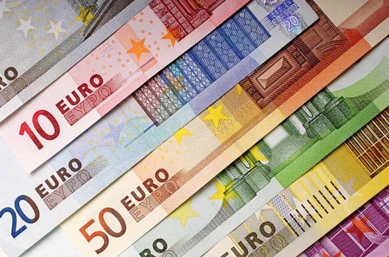 moneda euro curs valutar azi