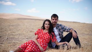 VIDEO- Serialul &ldquo;Poveste din Anatolia&rdquo;, are premiera astăzi, de la ora 20:00, la Kanal D!  Berk Atan, actorul din rolul principal,  despre personajul său : &ldquo;Familia sa, prietenii, femeia iubită sunt motorul existenței sale&rdquo;