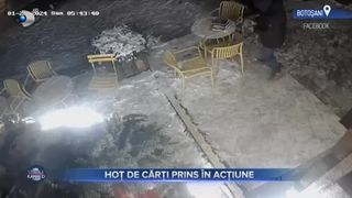 VIDEO- Hoț de cărți prins în acțiune, la Botoșani. Individul s-a făcut nevăzut cu teancul de cărți furat dintr-o cafenea