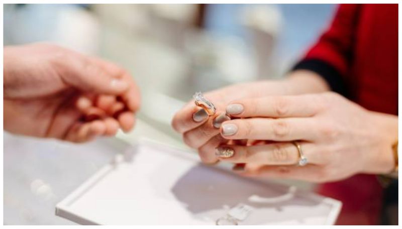 Români păcăliți aur