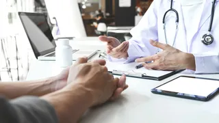 Medicii amenință că nu mai încheie contracte cu CNSAS