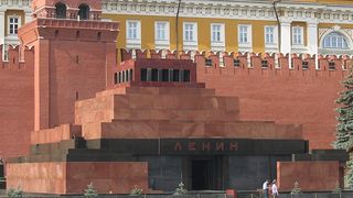 "Mumia" lui Lenin, injectată periodic cu o rețetă secretă, ar putea fi &icirc;nmorm&acirc;ntată