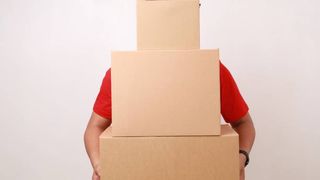 O nouă metodă de furt i-a înspăimântat pe pensionari. Hoții creează iluzia unor ajutoare din partea bisericii