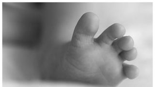 Nou născut mort toaletă