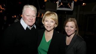 Amanda Davies, alături de părinții ei