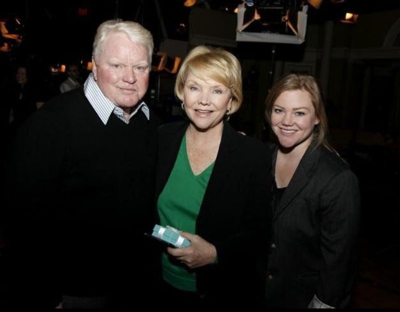 Amanda Davies, alături de părinții ei