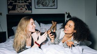 Top 3 obiecte indispensabile pe care să le duci cu tine la un sleepover