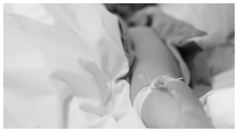 Fetiță moartă apartament Galați