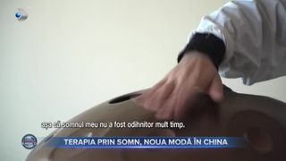 VIDEO- Terapia prin somn, noua modă din China. Tinerii suprastresați apelează la specialiști pentru a putea dormi