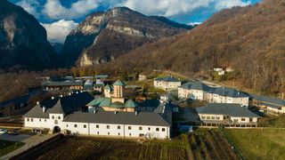 Emisiunea "ROventura", s&acirc;mbătă, de la ora 14:45: Polovragi, o veritabilă capitală a tradițiilor din Oltenia de sub Munte