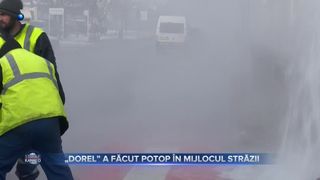 VIDEO- Potop pe o stradă din Brașov, dar nu din cauza ploilor! Ce a dus la inundarea drumului?
