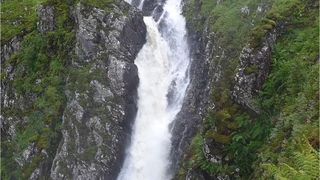 Rosie Horder a alunecat la Cascada Glomach,