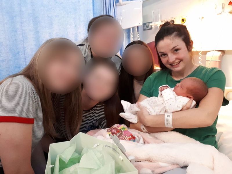 Șase medici i-au spus lui Ellie Johnson că nu e însărcinată