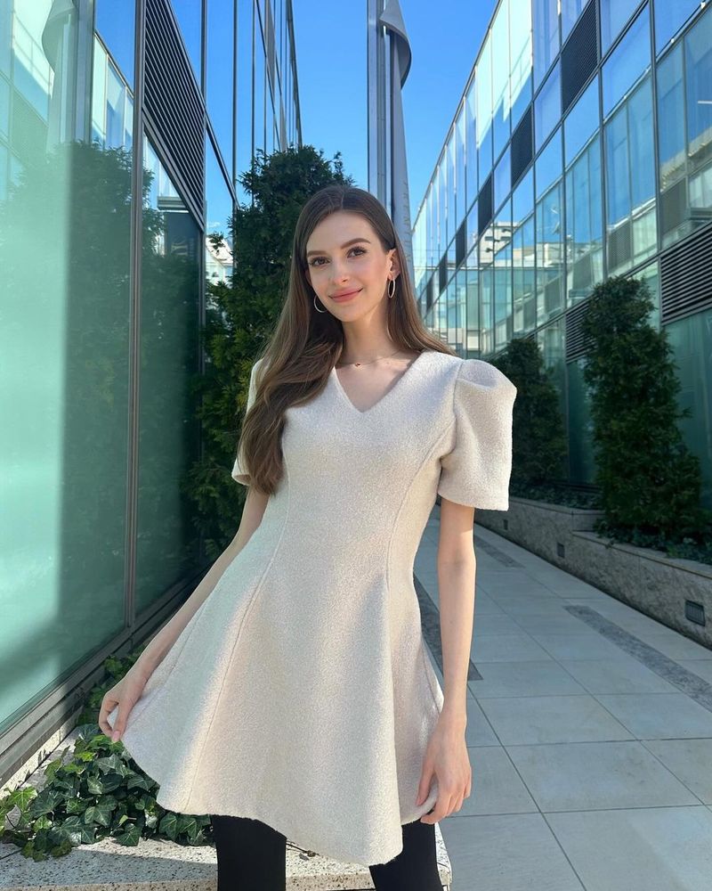 Karolina Shiino, aventură cu un bărbat căsătorit miss japonia