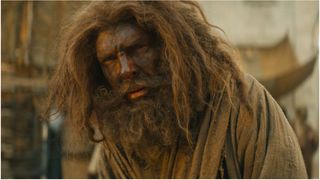 Un actor celebru de la Hollywood, de nerecunoscut după ce și-a lăsat barbă și plete pentru un rol de cerșetor