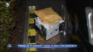 VIDEO- Trei tineri au fost priși &icirc;n flagrant c&acirc;nd furau din easybox, cinci pachete &icirc;n valoare de 25 de mii de lei