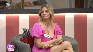 Cine este Julia din "Casa Iubirii"